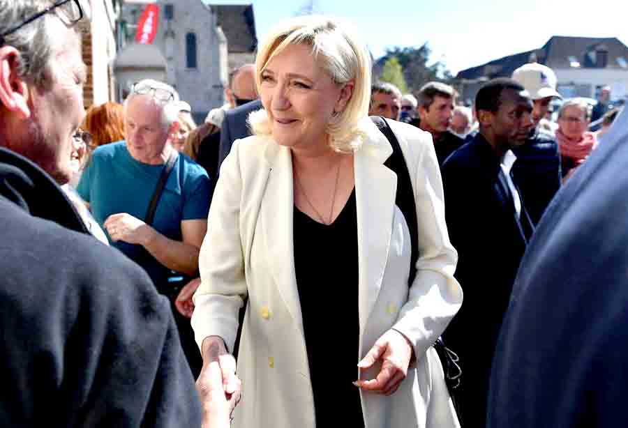 Ле Пен обвинили в мошенничестве накануне выборов, 24 апреля