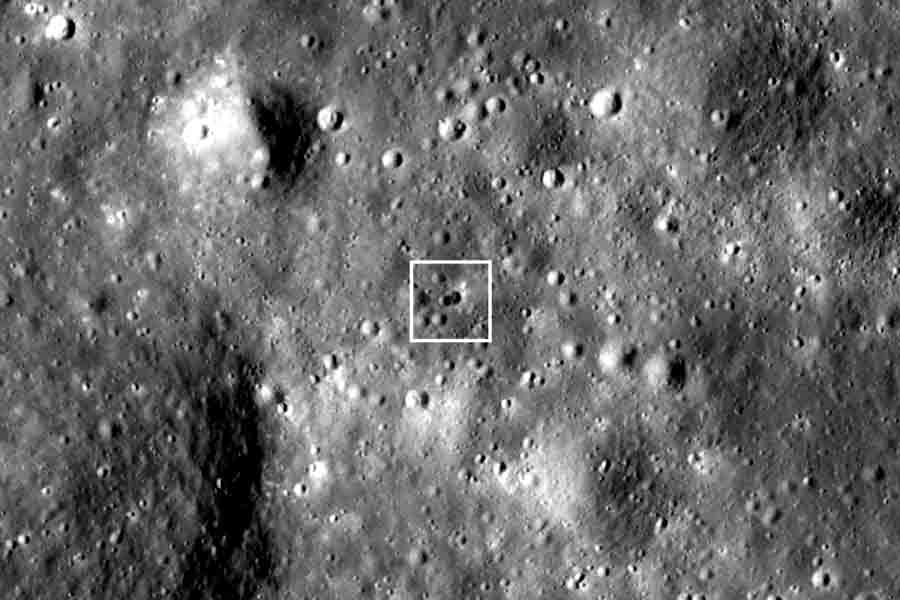 Неизвестная ракета врезалась в Луну