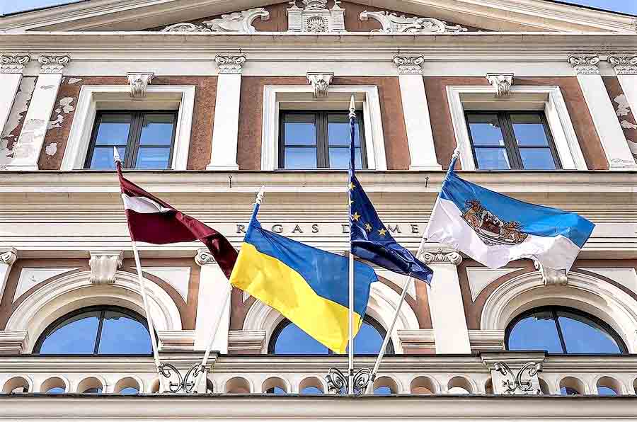 Украинские флаги в Литве — на каждом углу