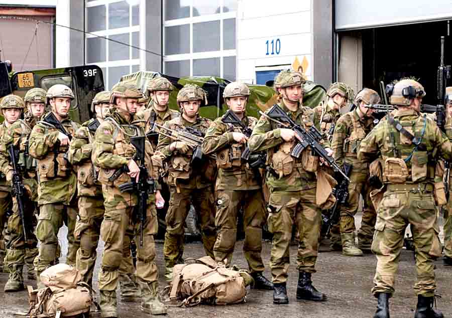 Норвегия повышает уровень боевой готовности свои войск