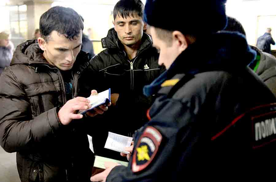 Россия вербует на войну в Украине трудовых мигрантов