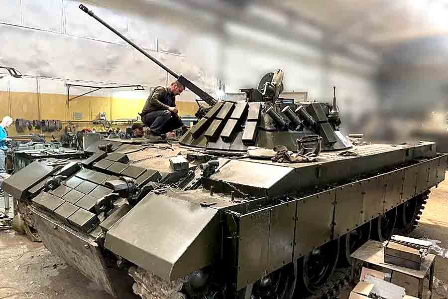 Реконструкция трофейных советских танков в БМПВ