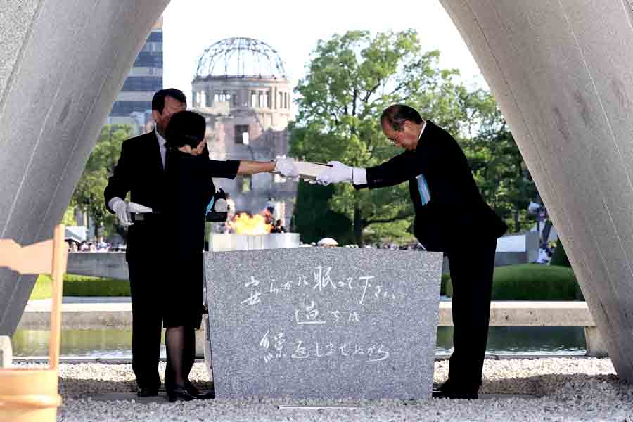 В Японии сегодня траур по погибшим от атомной бомбардировки в Хиросиме